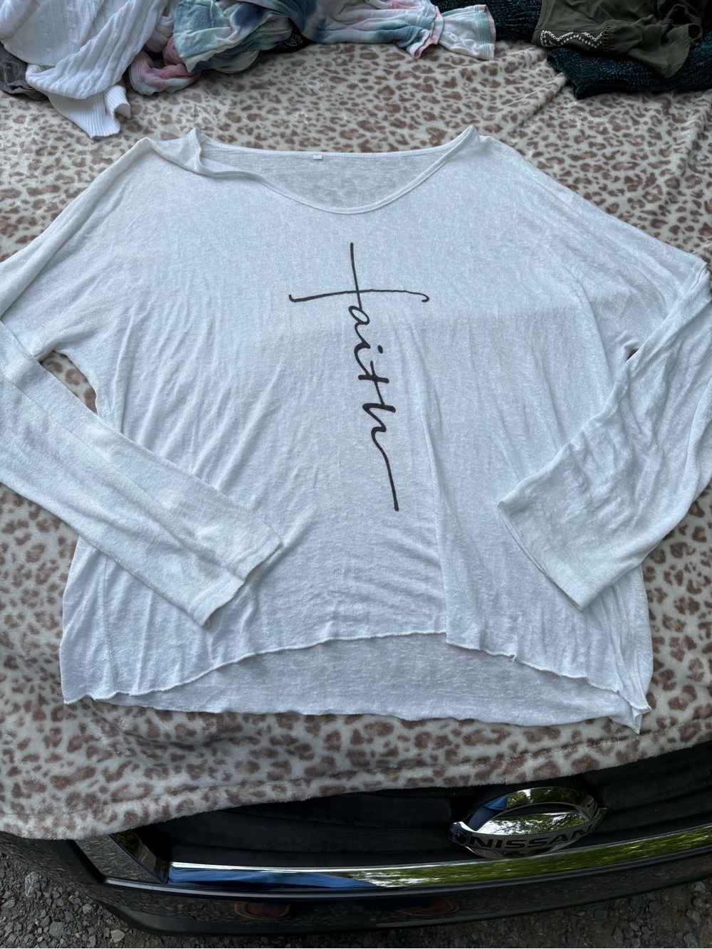 Faith White Long-Sleeve Women's Thin Sweater Size Large